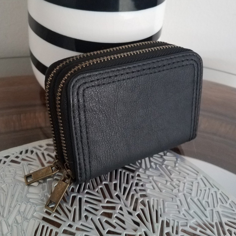 Universal Thread Double Zip Around Black Wallet